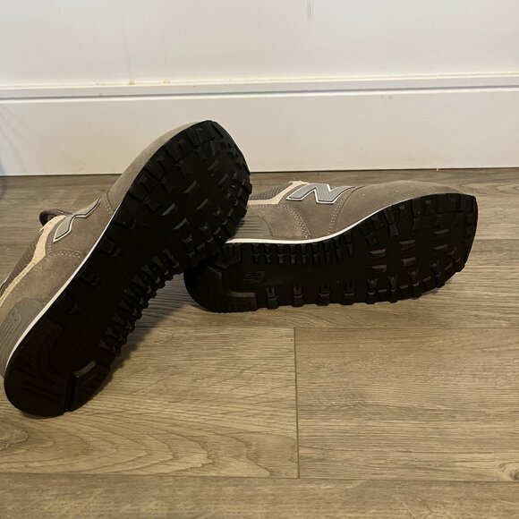 WL574EVG  New Balance  Woman's 574 Core Classic Shoes Sneaker Gray - SIZE 8.5US - Picture 6 of 8